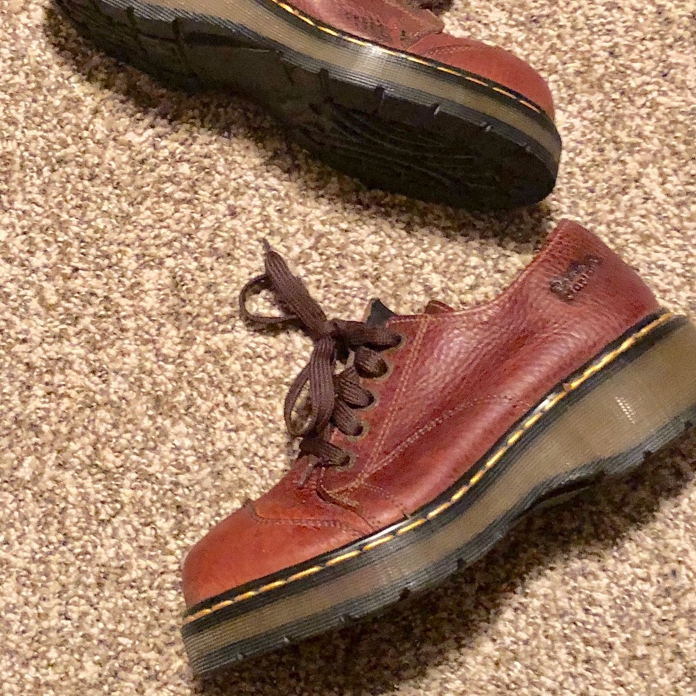 Doc martins low top color brown style 8651 size 7